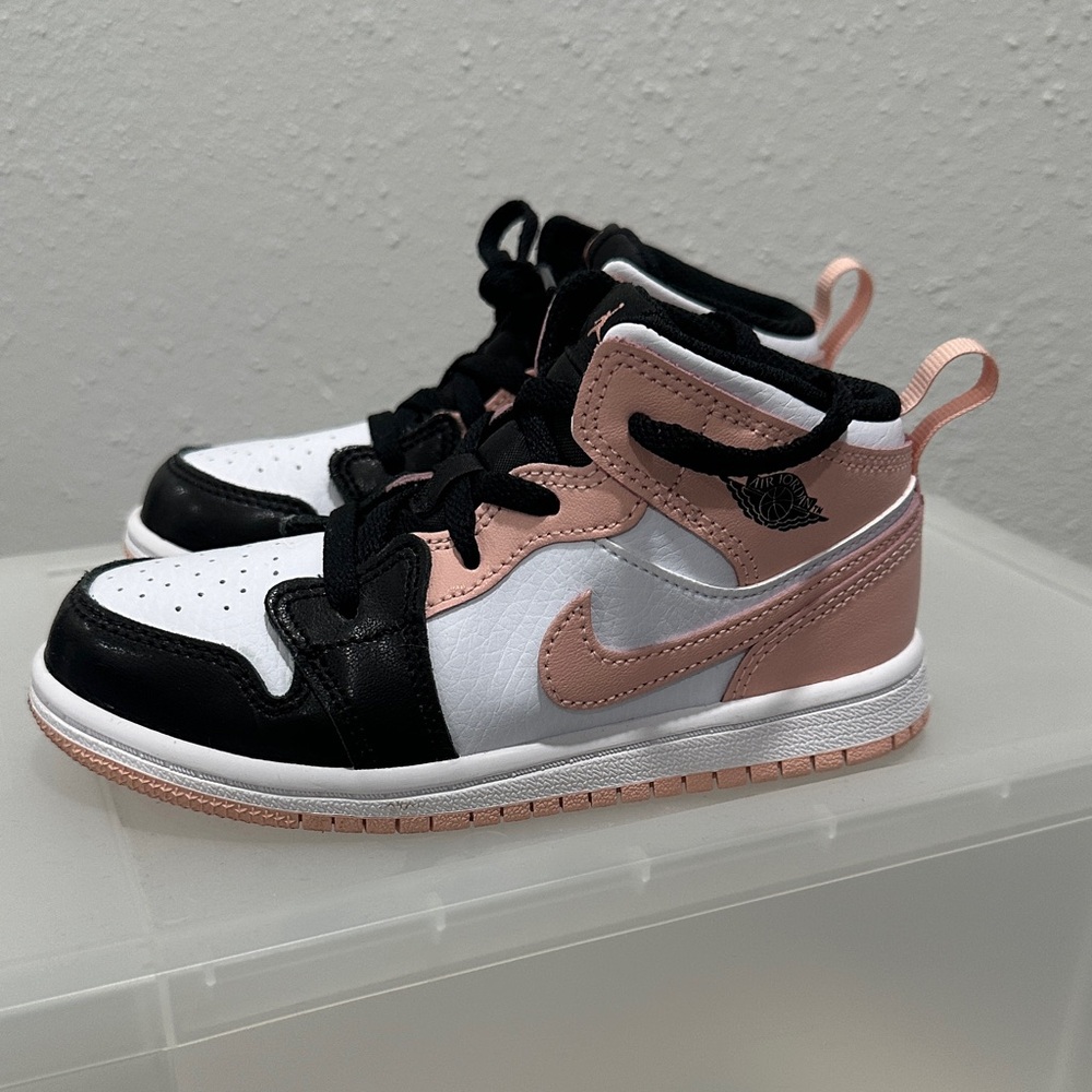 Kids' Black and Pink Sneakers / Nike Jordans